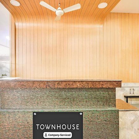 Super Townhouse Visakhapatnam Hotel Luaran gambar
