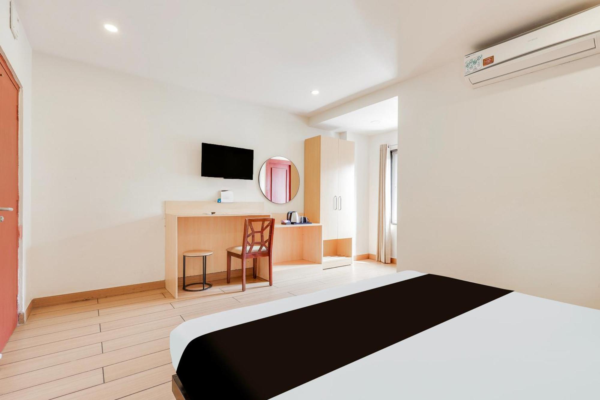 Super Townhouse Visakhapatnam Hotel Luaran gambar