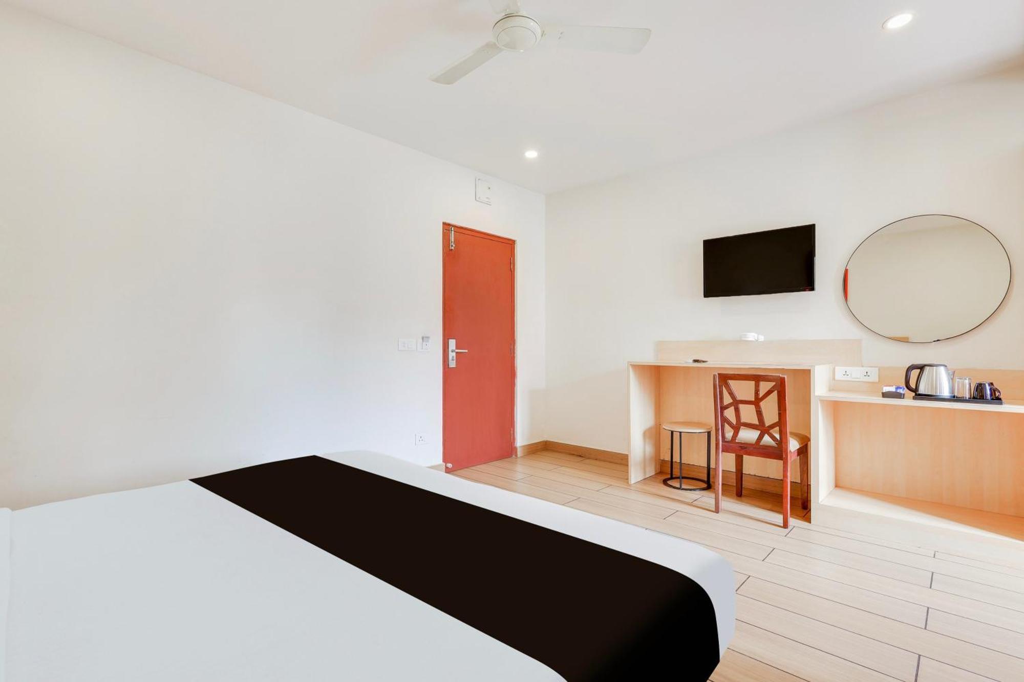 Super Townhouse Visakhapatnam Hotel Luaran gambar