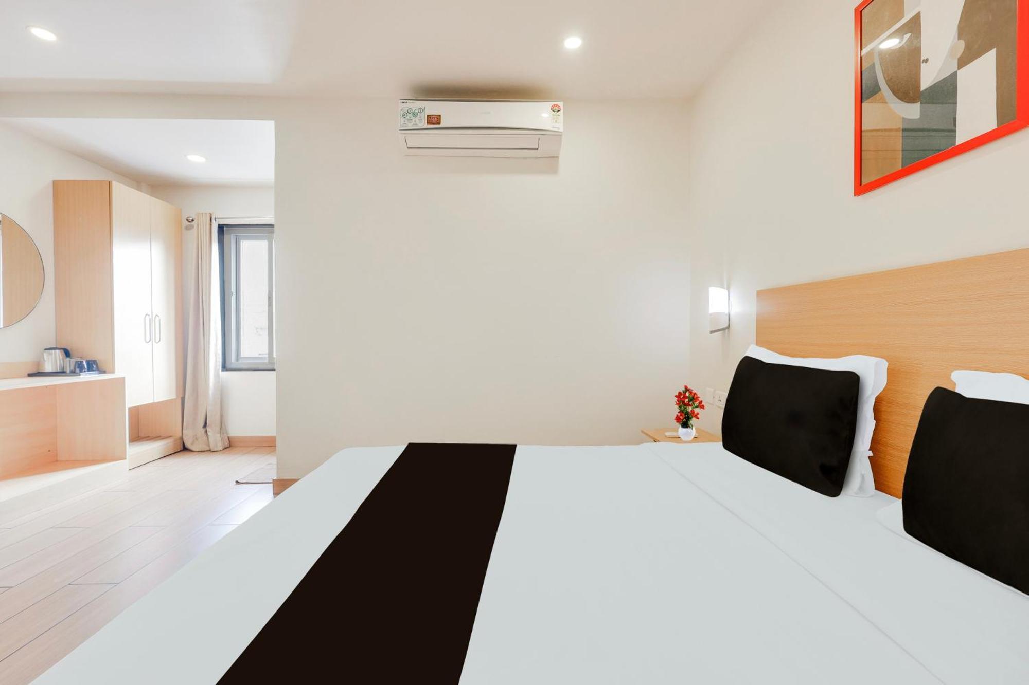 Super Townhouse Visakhapatnam Hotel Luaran gambar