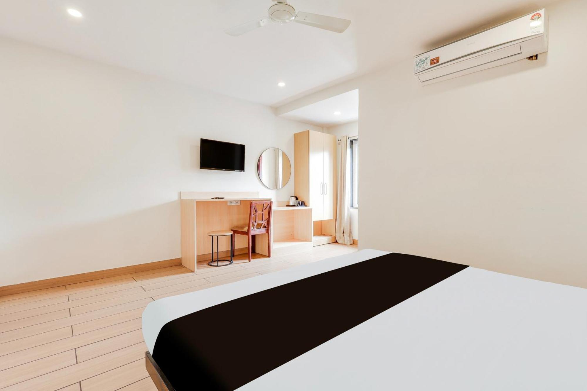 Super Townhouse Visakhapatnam Hotel Luaran gambar