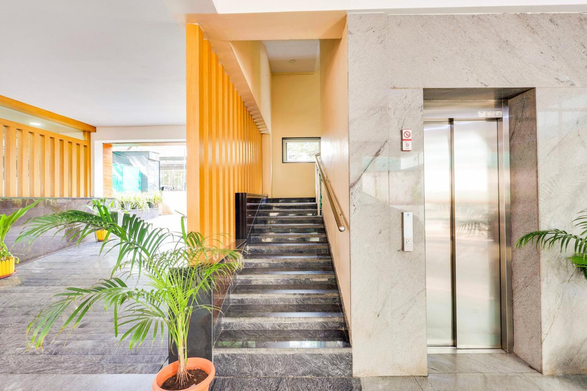Super Townhouse Visakhapatnam Hotel Luaran gambar