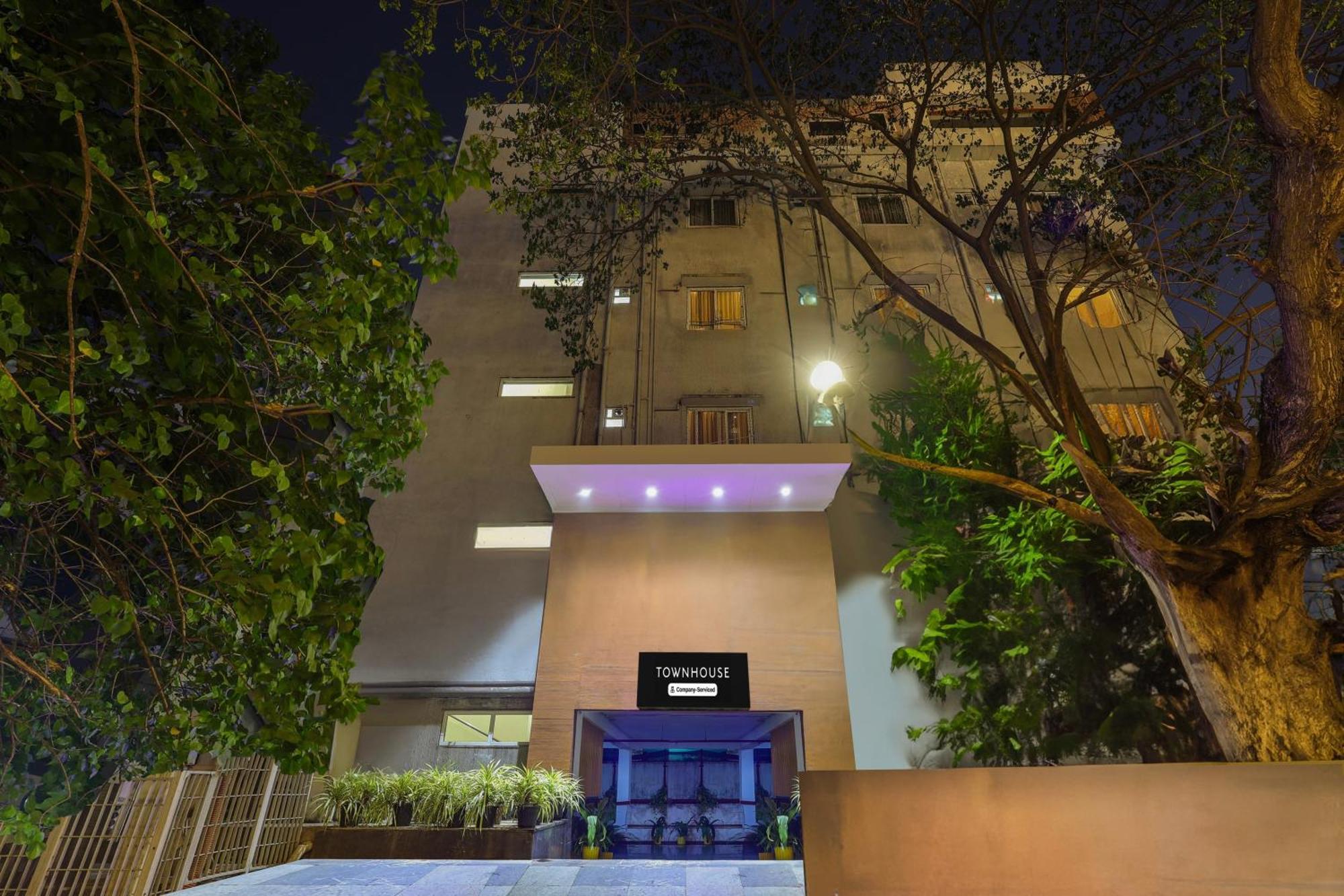Super Townhouse Visakhapatnam Hotel Luaran gambar