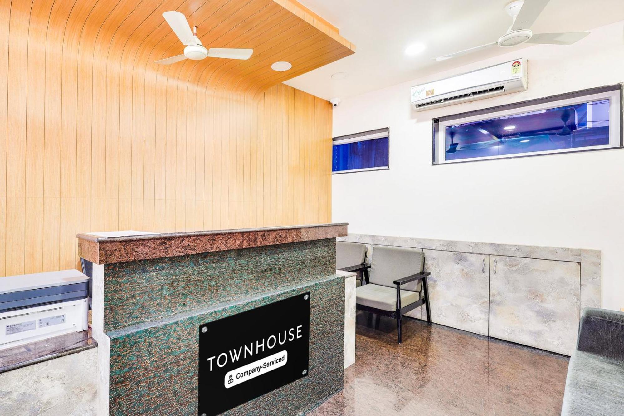 Super Townhouse Visakhapatnam Hotel Luaran gambar